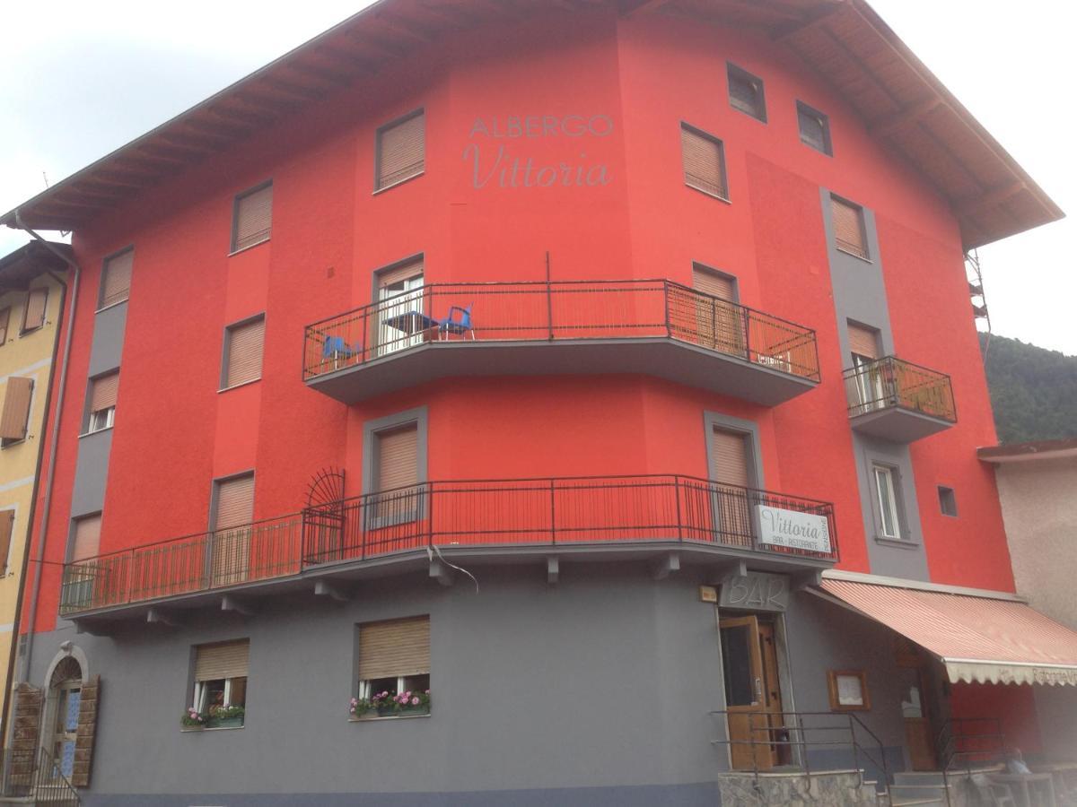 Albergo Vittoria Tiarno di Sopra Exterior foto